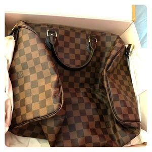 Only used 3 times at most Wallet never used